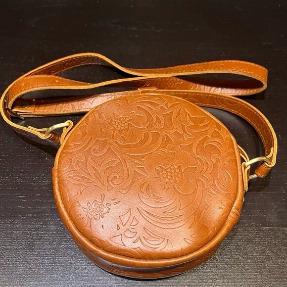 portland leather goods Handbags - Leather Crossbody Purse Portland Leather in Meadow “Circle Crossbody” NEW